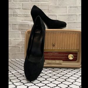 D Brand black heels